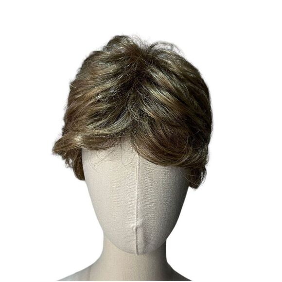 Henry Margu Wig Made In Japan Short Layered Hair - Picture 1 of 10